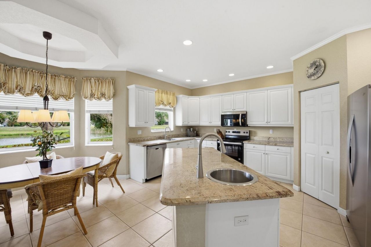 2462 Westmont Place, Royal Palm Beach, FL 33411 Photo