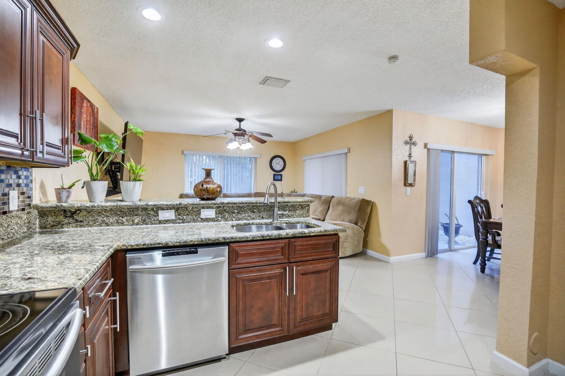 5449 NW 95th Avenue, Sunrise, FL 33351 Photo