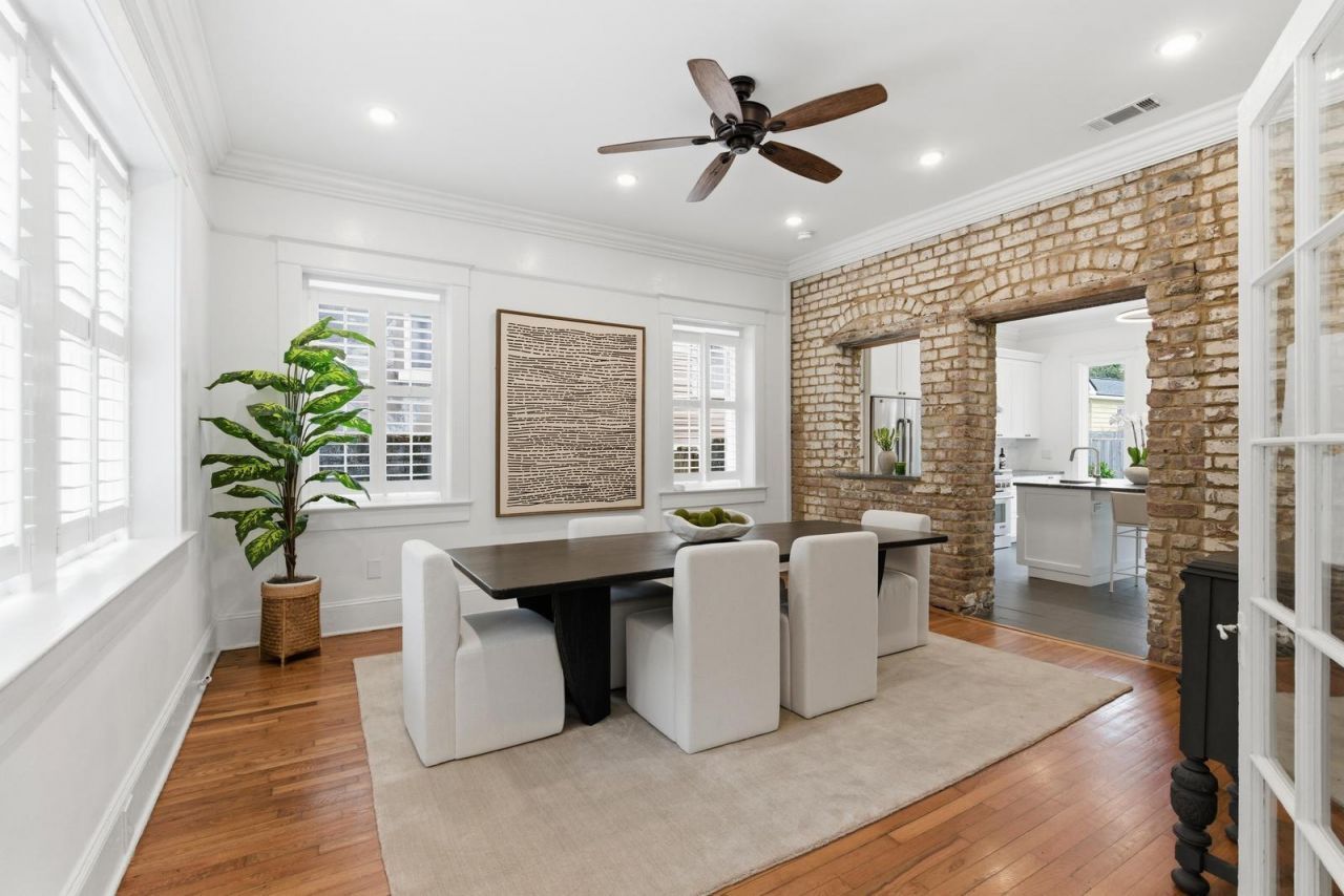 87 1/2 1/4 Warren Street Photo 10