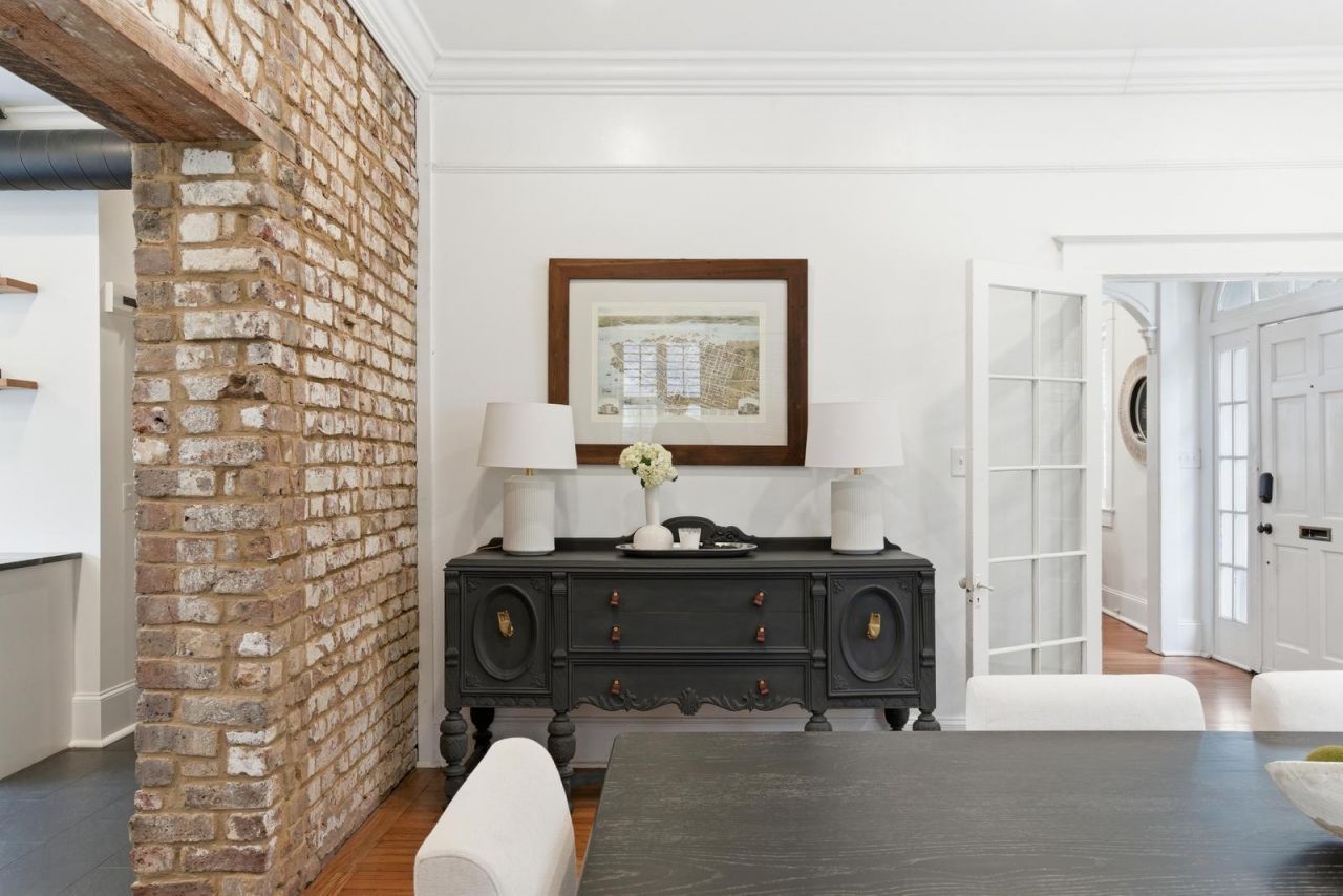 87 1/2 1/4 Warren Street Photo 11