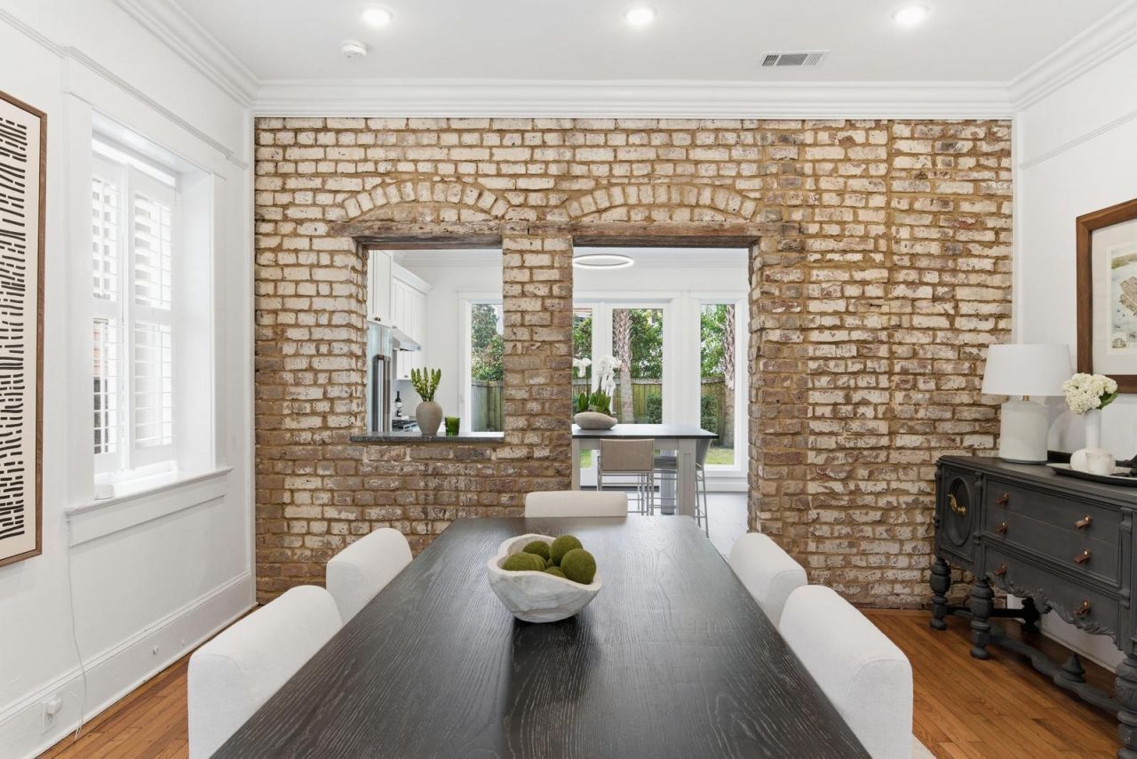 87 1/2 1/4 Warren Street Photo 12