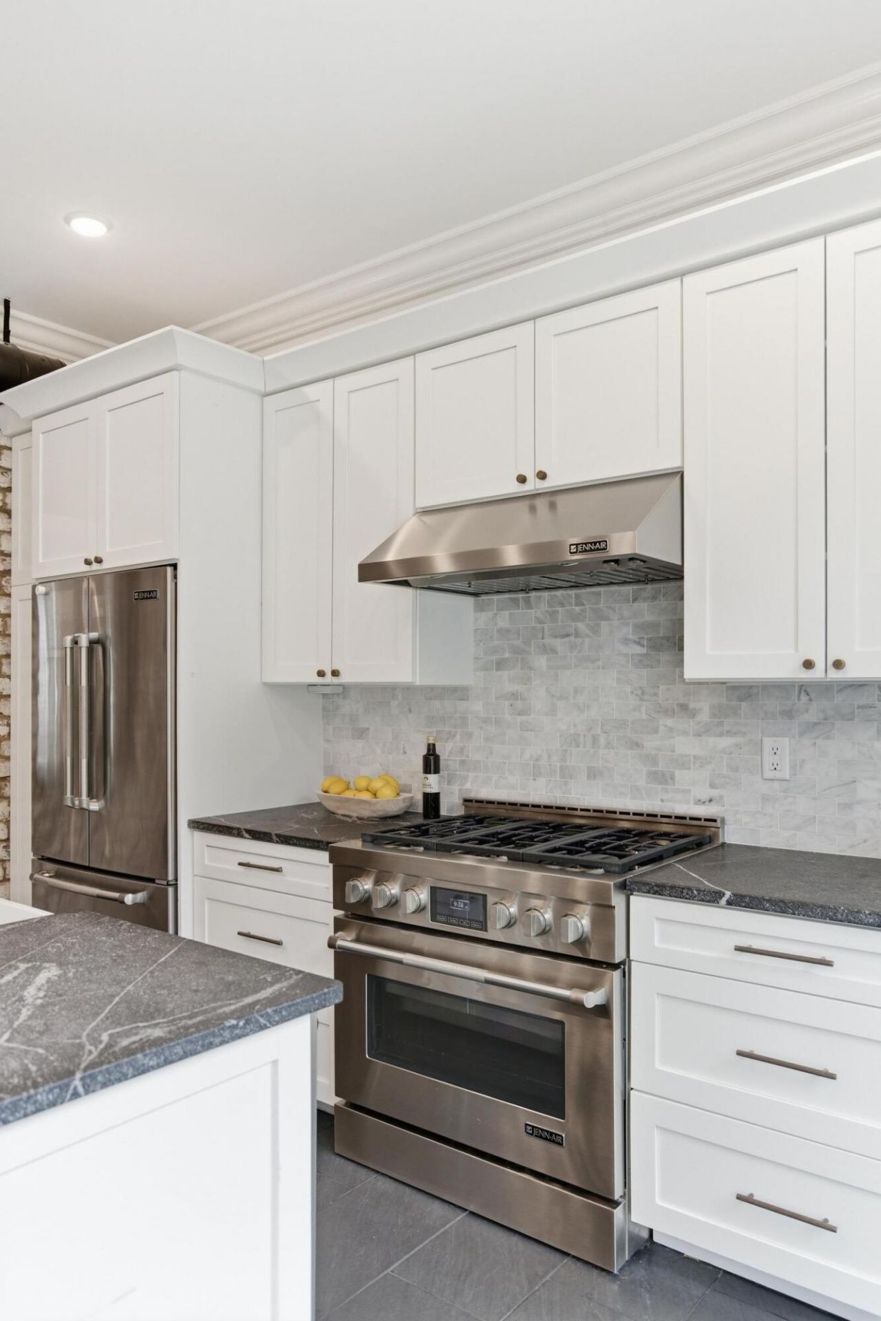 87 1/2 1/4 Warren Street Photo 15