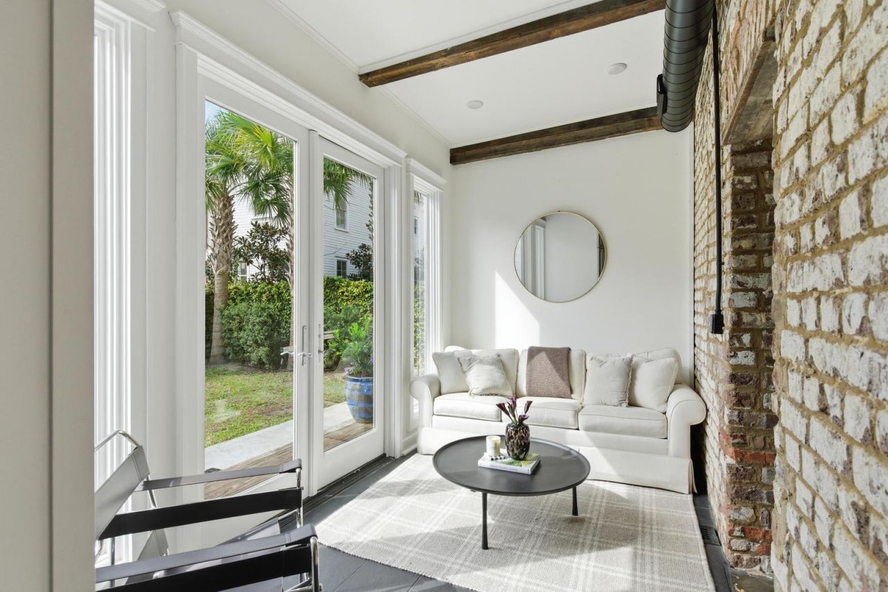 87 1/2 1/4 Warren Street Photo 22