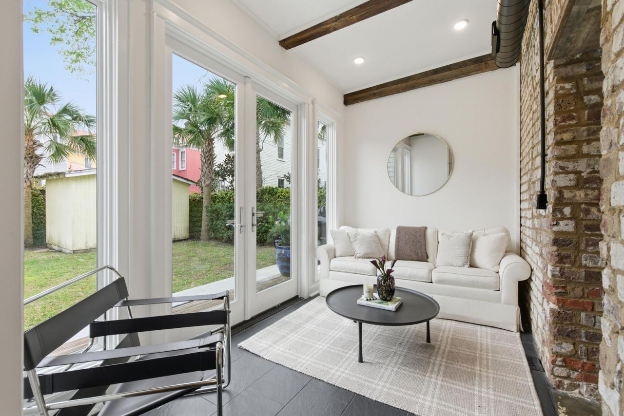 87 1/2 1/4 Warren Street Photo 24