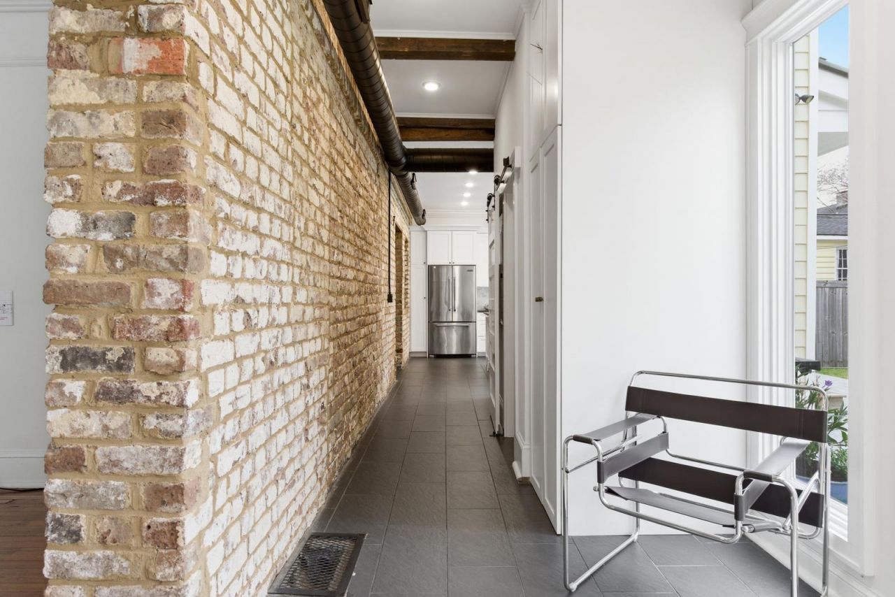 87 1/2 1/4 Warren Street Photo 25