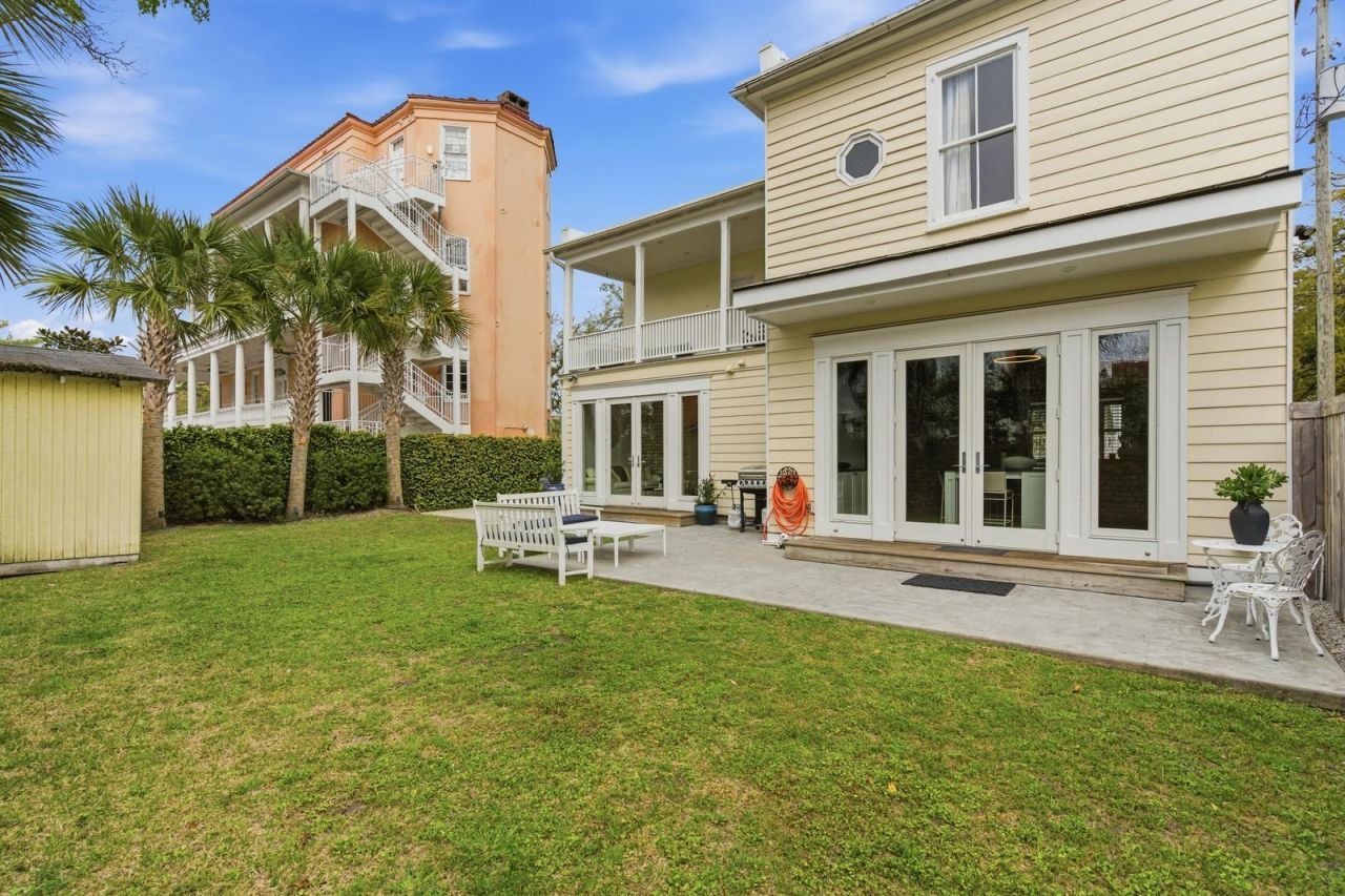 87 1/2 1/4 Warren Street Photo 29