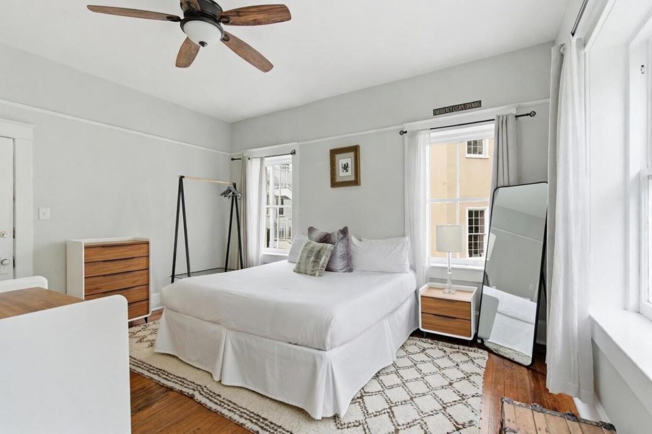 87 1/2 1/4 Warren Street Photo 35