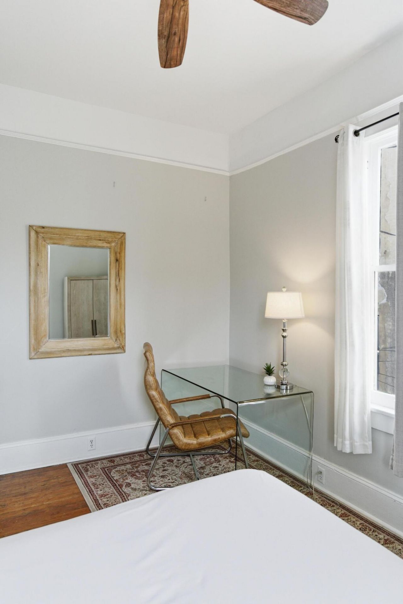 87 1/2 1/4 Warren Street Photo 49