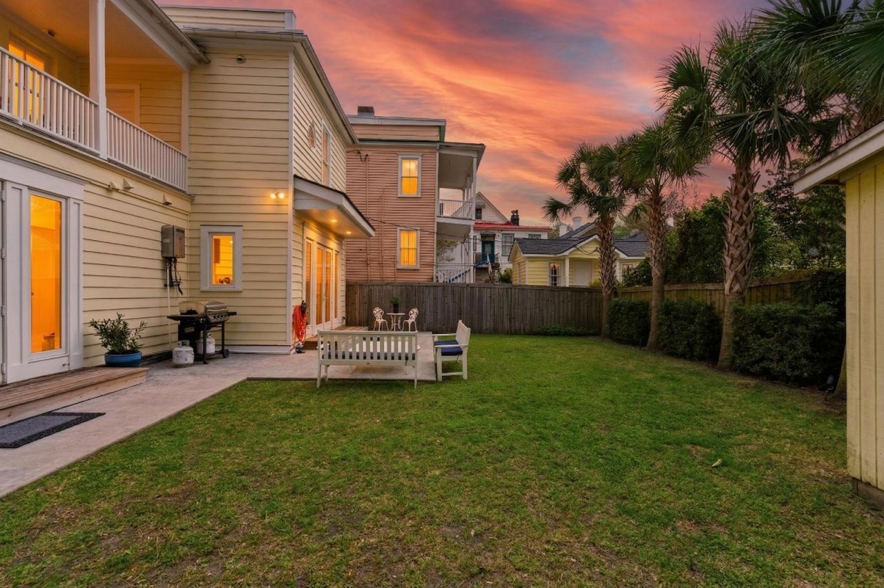 87 1/2 1/4 Warren Street Photo 54