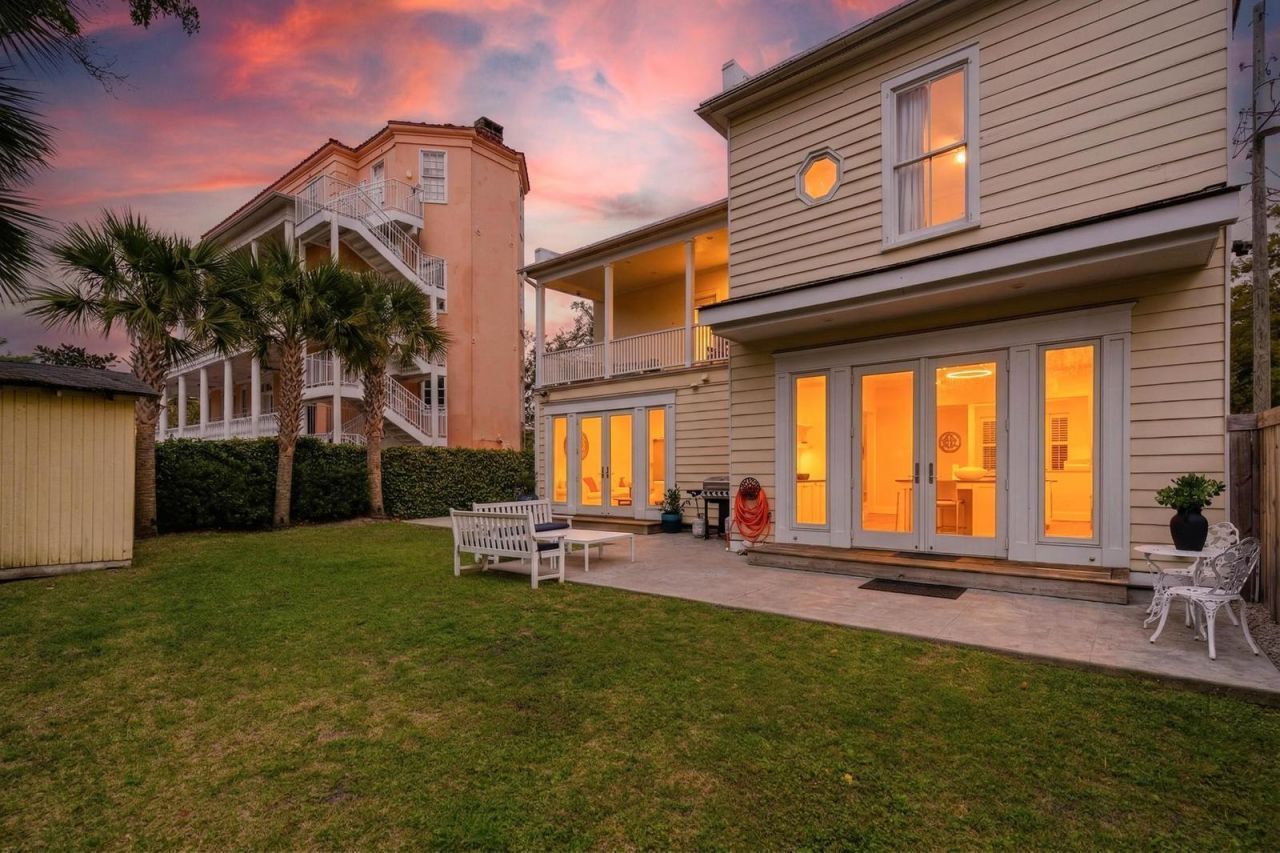 87 1/2 1/4 Warren Street Photo 55