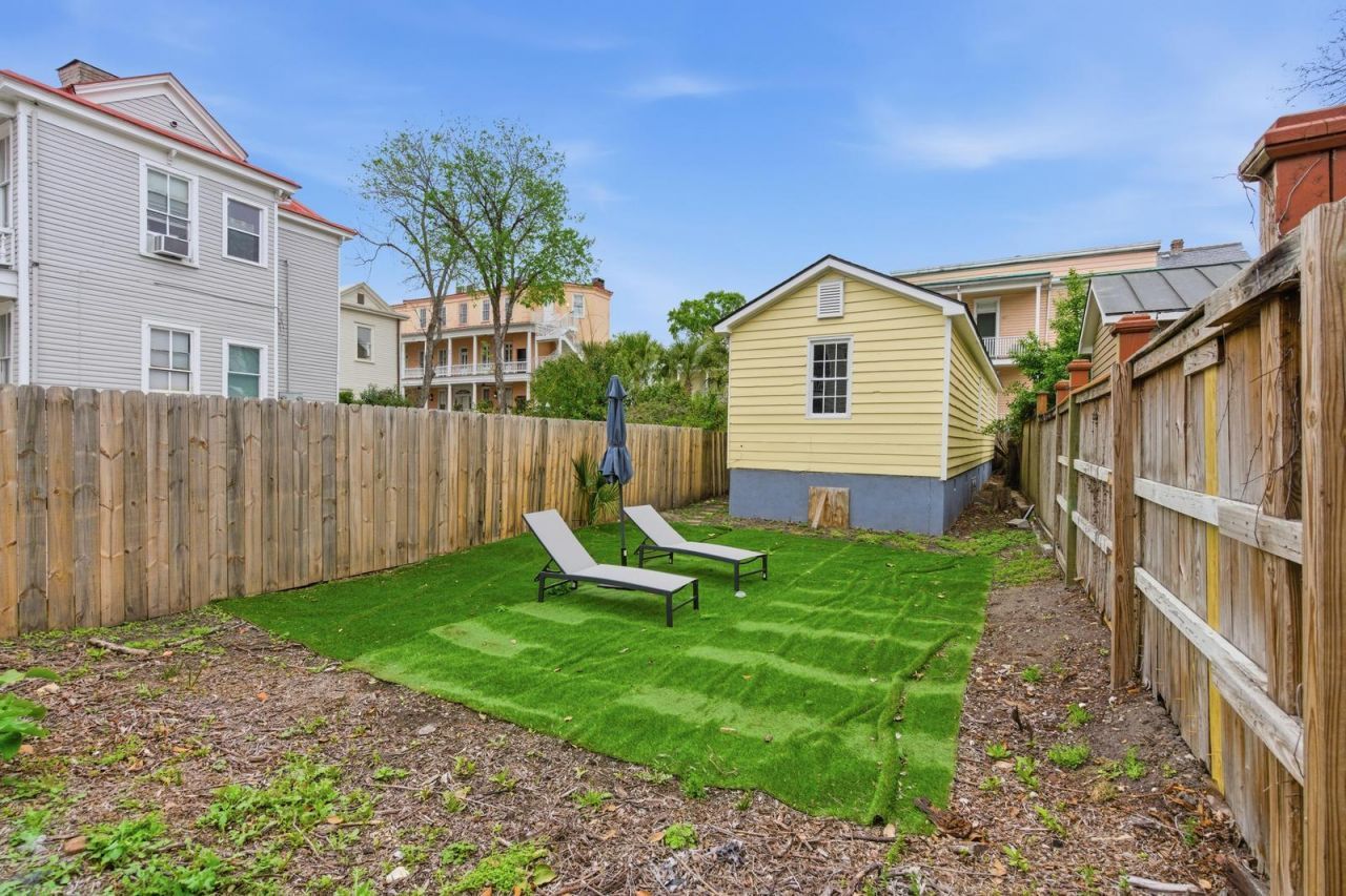 87 1/2 1/4 Warren Street Photo 59