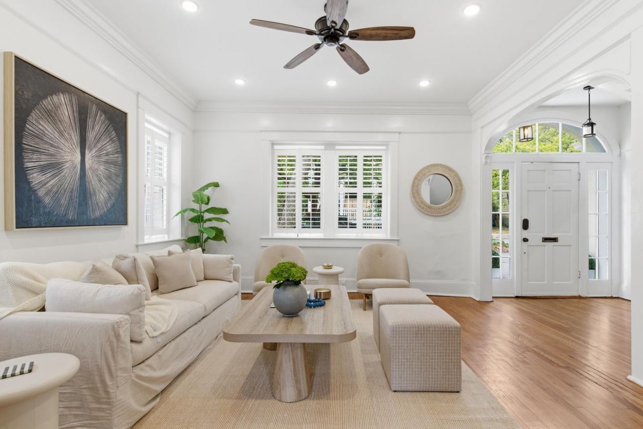 87 1/2 1/4 Warren Street Photo 6