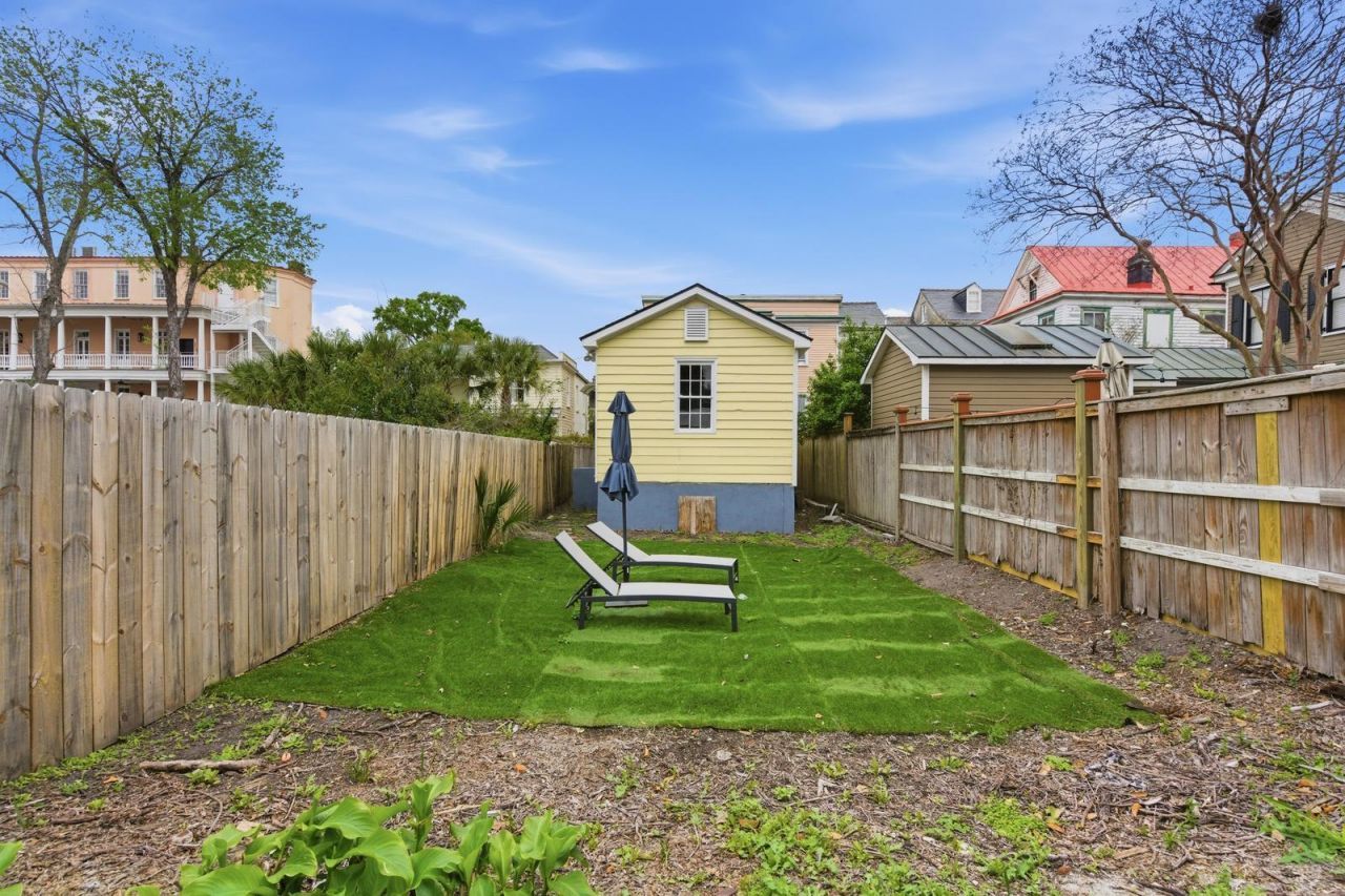 87 1/2 1/4 Warren Street Photo 60