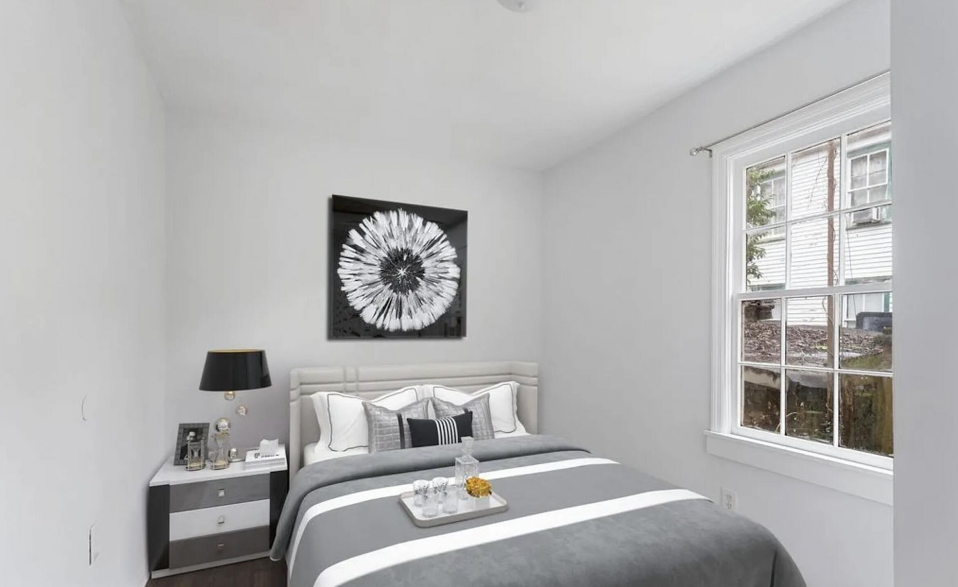 87 1/2 1/4 Warren Street Photo 67