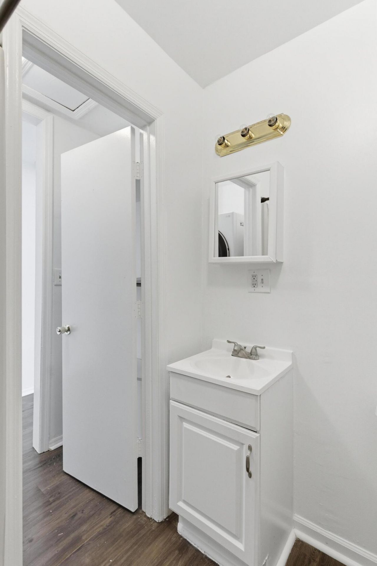 87 1/2 1/4 Warren Street Photo 68