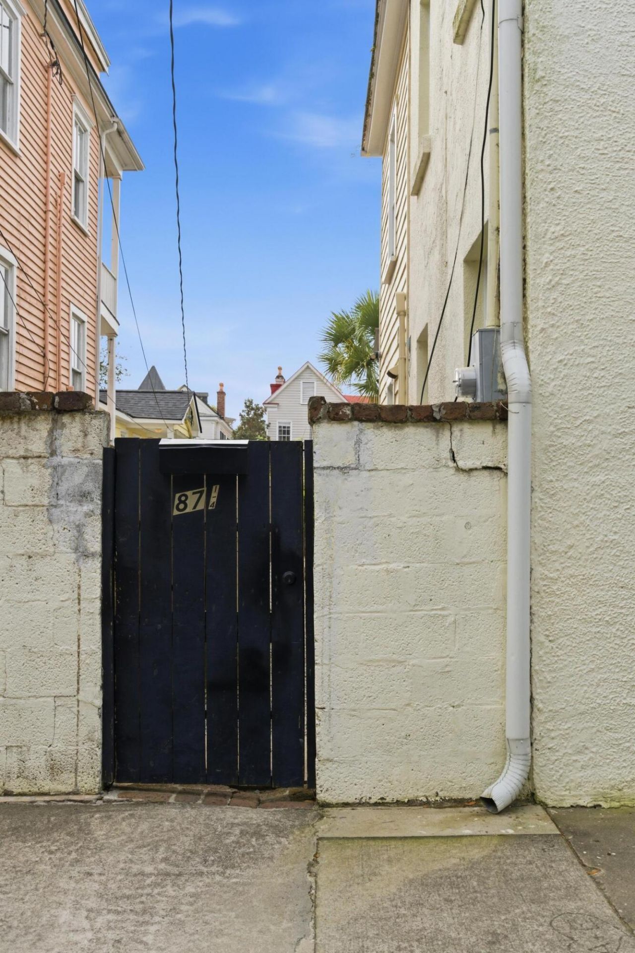 87 1/2 1/4 Warren Street Photo 69