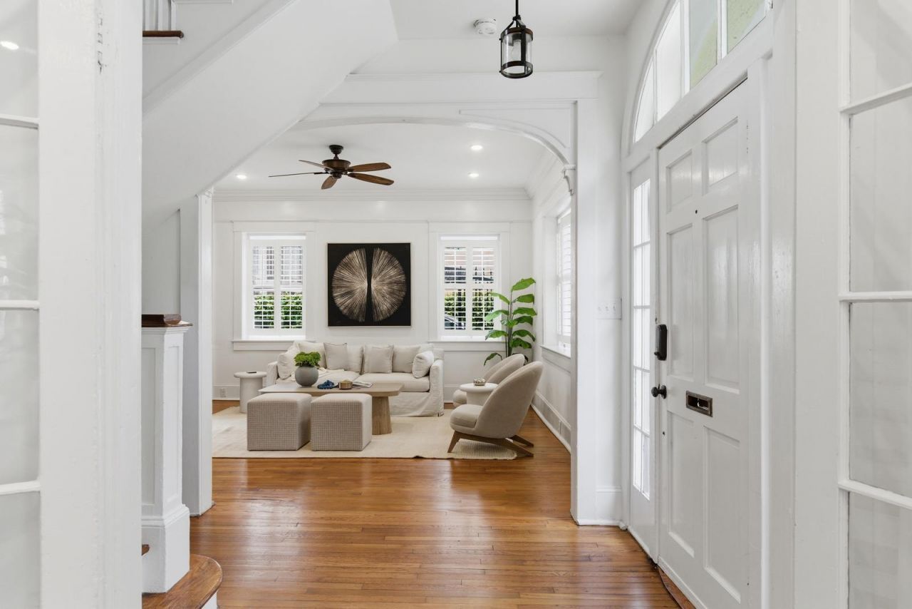 87 1/2 1/4 Warren Street Photo 7