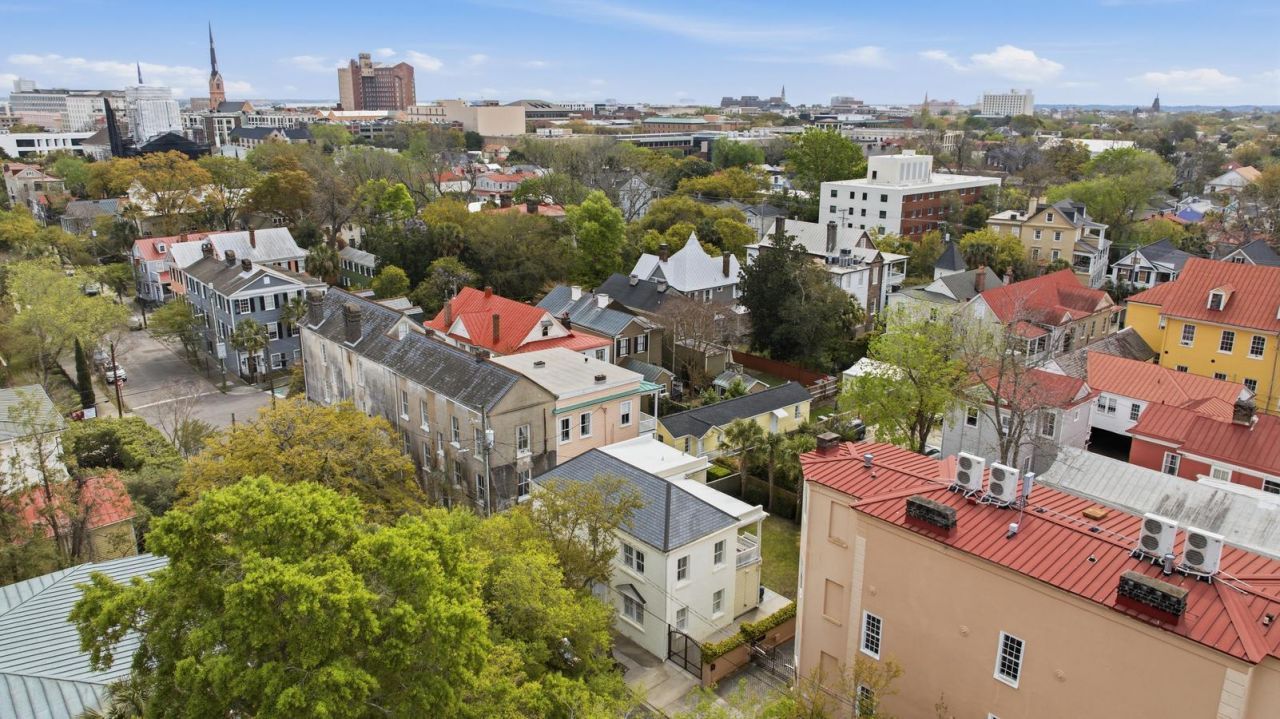 87 1/2 1/4 Warren Street Photo 70