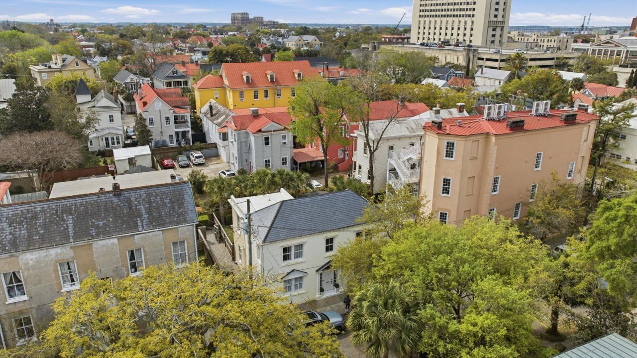 87 1/2 1/4 Warren Street Photo 73