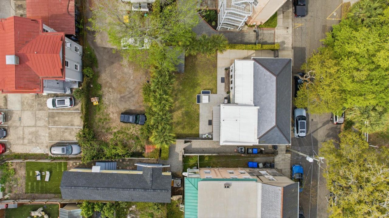 87 1/2 1/4 Warren Street Photo 75