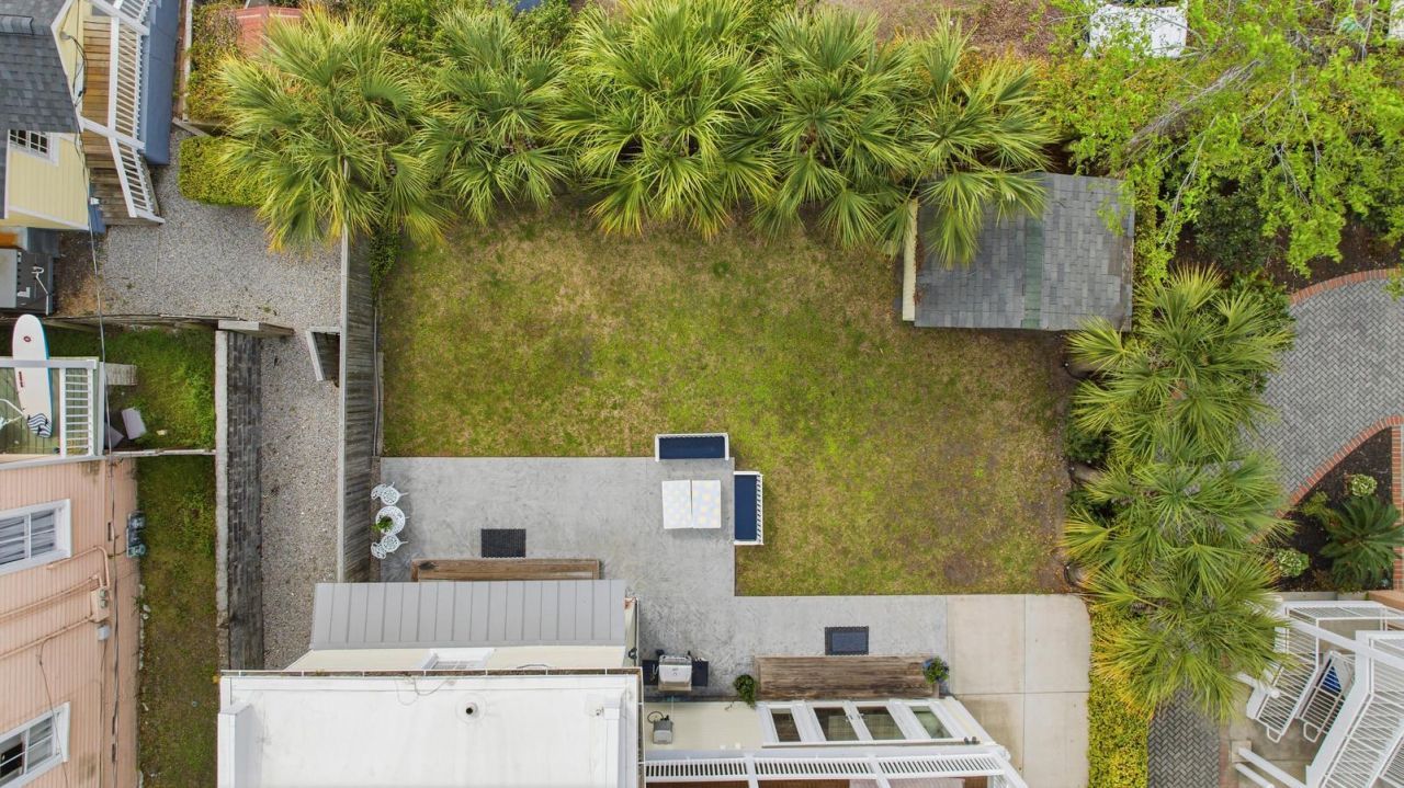 87 1/2 1/4 Warren Street Photo 76