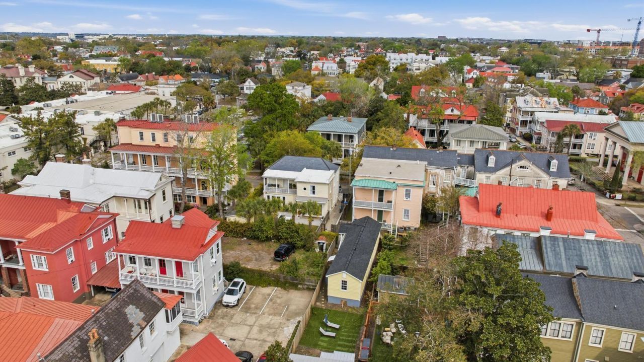 87 1/2 1/4 Warren Street Photo 79