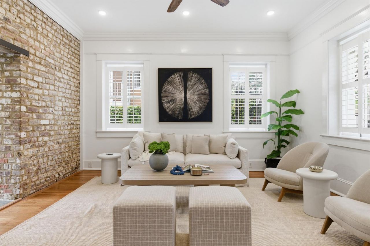 87 1/2 1/4 Warren Street Photo 8