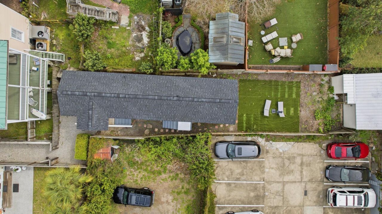 87 1/2 1/4 Warren Street Photo 80