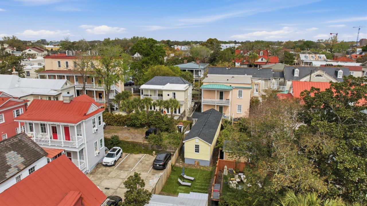 87 1/2 1/4 Warren Street Photo 81