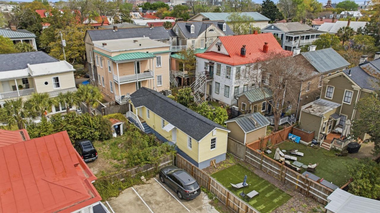 87 1/2 1/4 Warren Street Photo 84