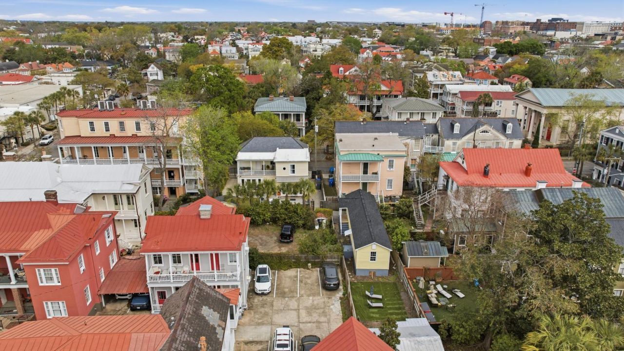 87 1/2 1/4 Warren Street Photo 85