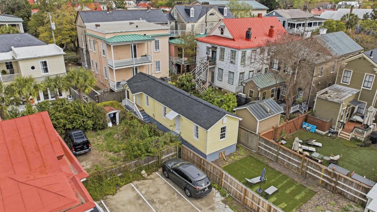 87 1/2 1/4 Warren Street Photo 91