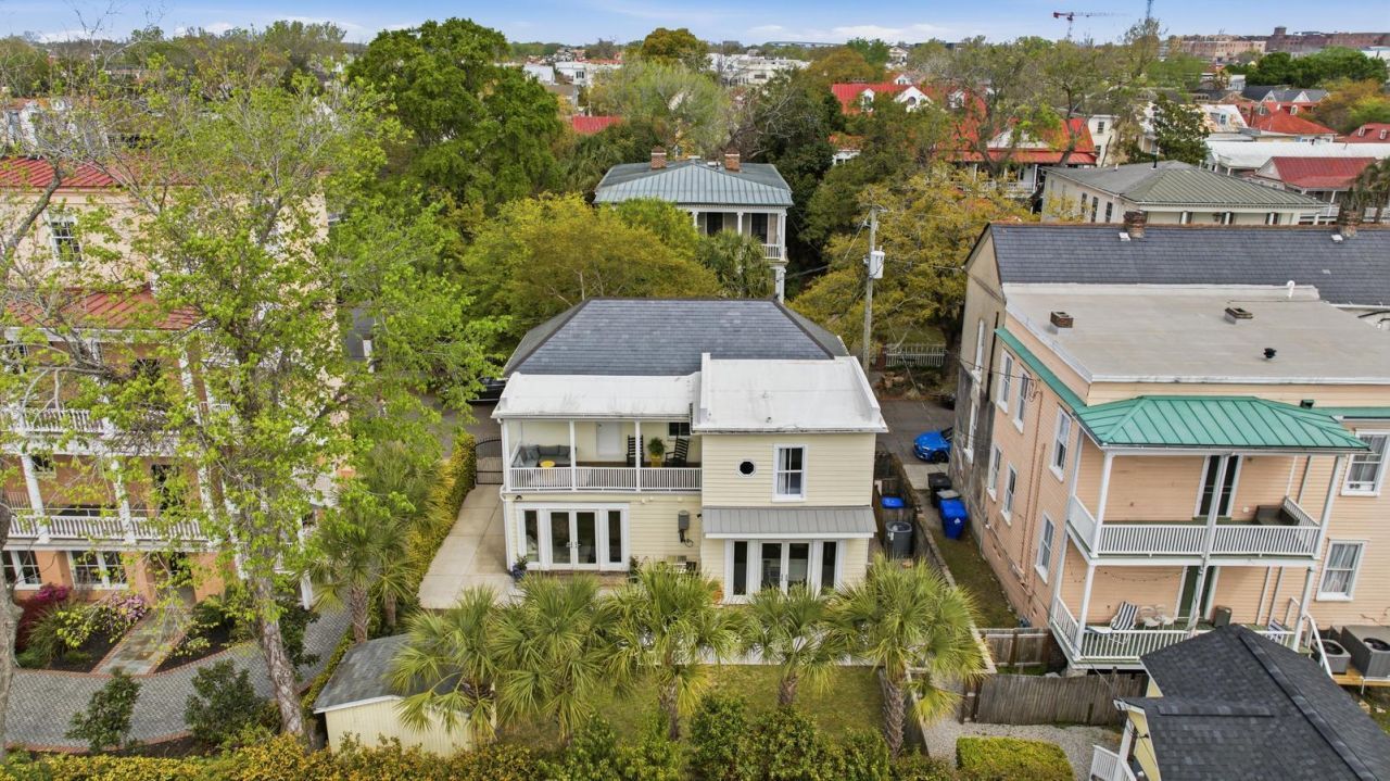 87 1/2 1/4 Warren Street Photo 92