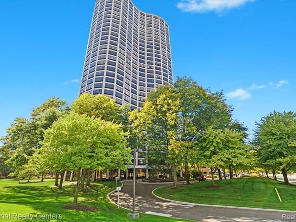 5000 Town Center, Southfield, MI 48075