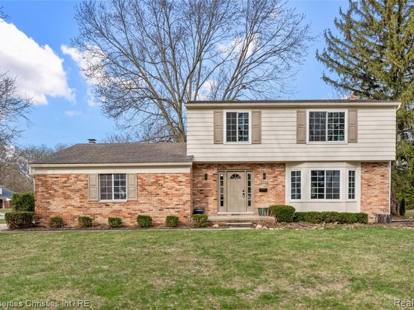 3715 Ledge Drive, Troy, MI 48084