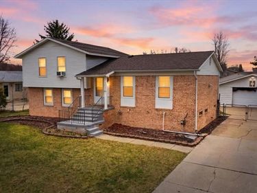 42151 Jason Drive, Clinton Twp, MI 48038