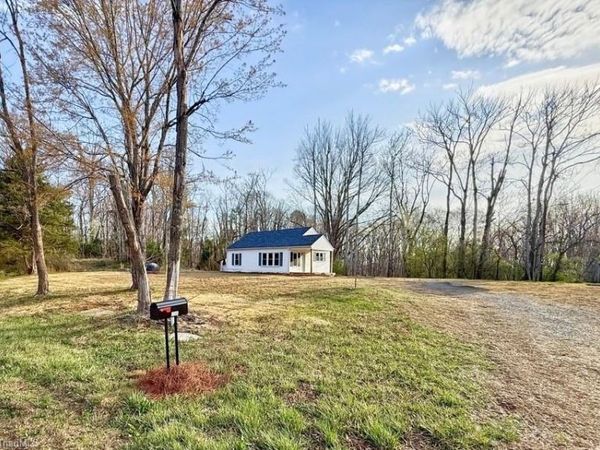 3546 N Old 52 Road , Pinnacle, NC 27043