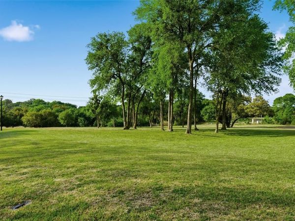 1 Covington Drive , Woodway, TX 76712