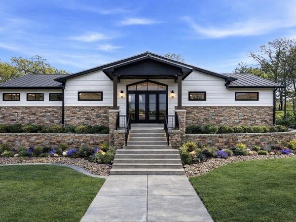 108 Pawnee Trail, Lake Kiowa, TX 76240