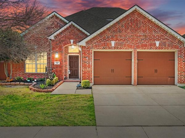 920 Goldenmist Drive, Little Elm, TX 75068