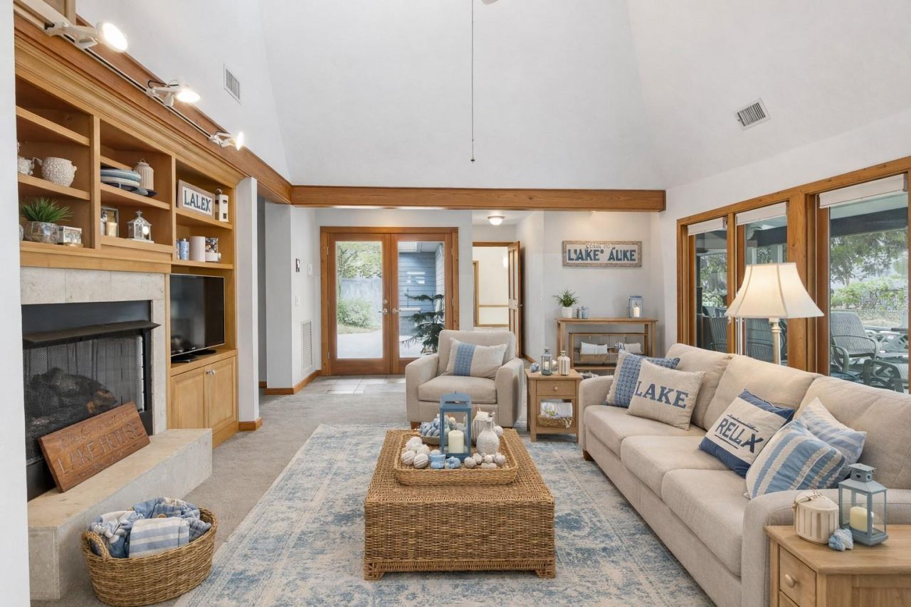 299 Riley Lake Drive, Hawthorne, FL 32640 Photo