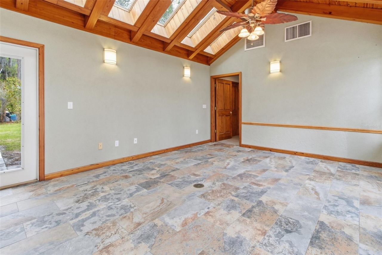 299 Riley Lake Drive, Hawthorne, FL 32640 Photo