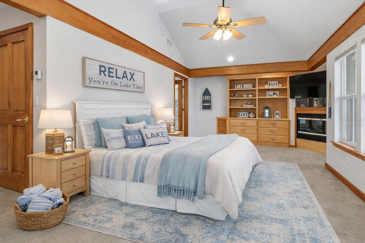 299 Riley Lake Drive, Hawthorne, FL 32640 Photo