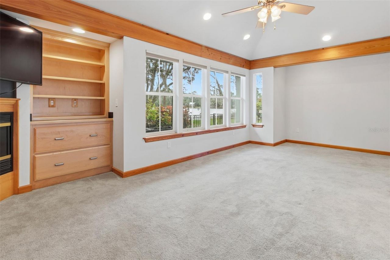 299 Riley Lake Drive, Hawthorne, FL 32640 Photo