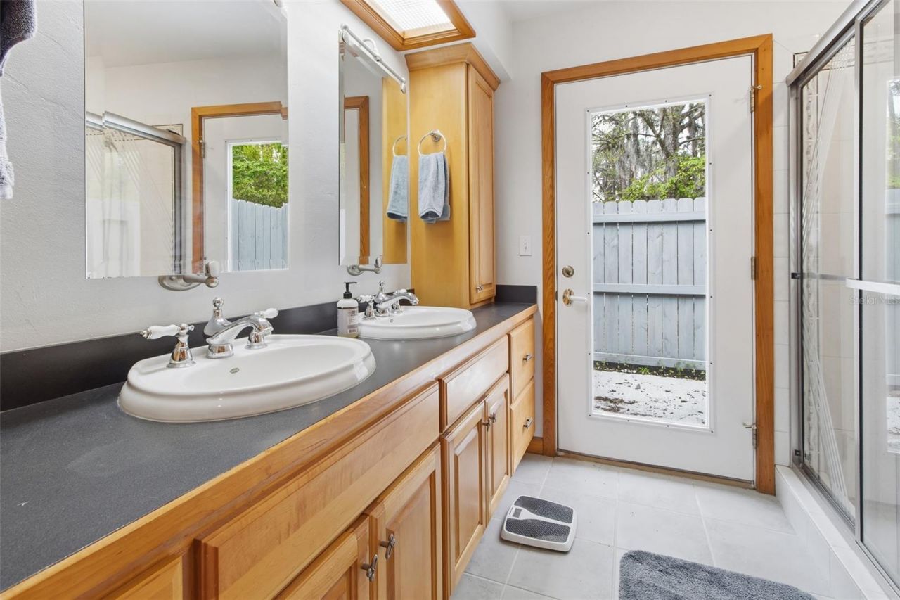 299 Riley Lake Drive, Hawthorne, FL 32640 Photo