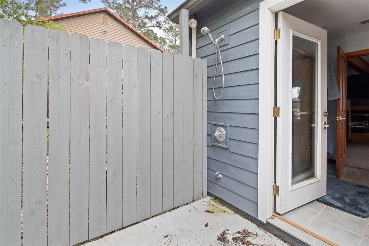 299 Riley Lake Drive, Hawthorne, FL 32640 Photo