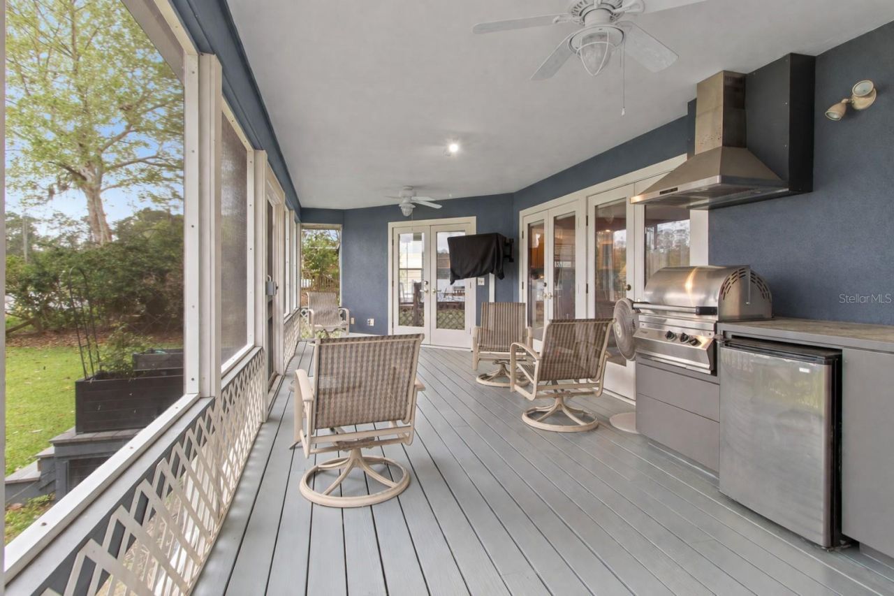 299 Riley Lake Drive, Hawthorne, FL 32640 Photo