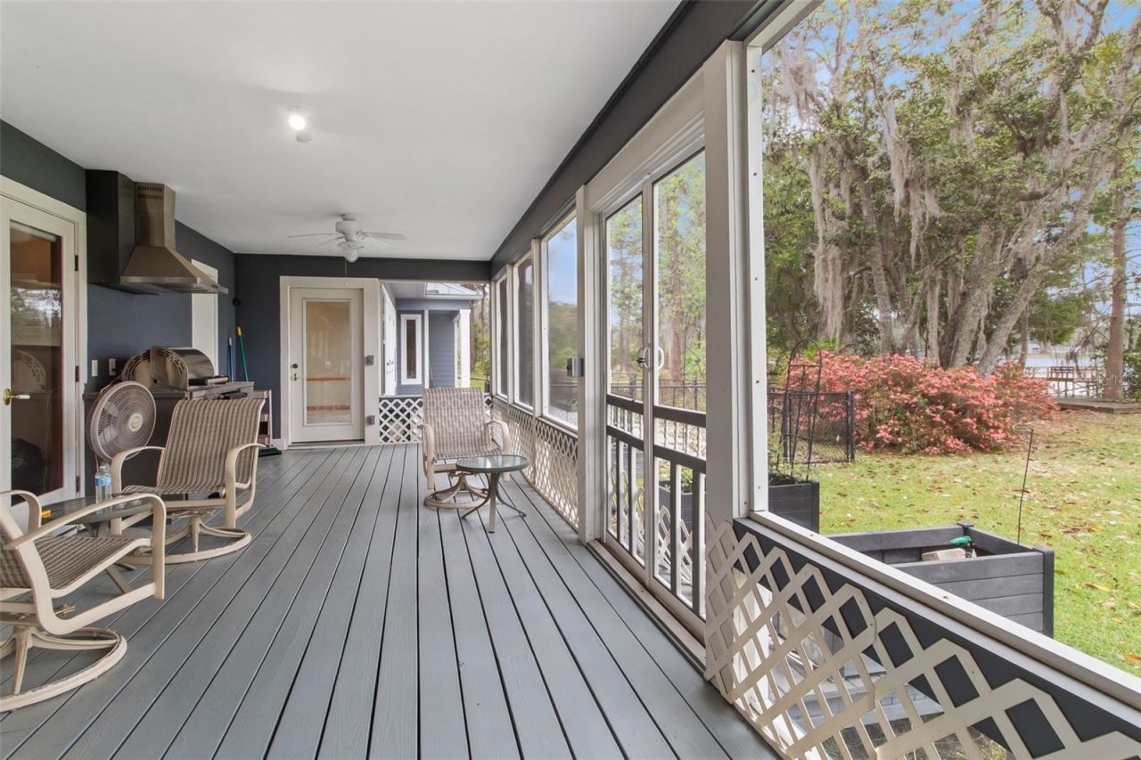 299 Riley Lake Drive, Hawthorne, FL 32640 Photo