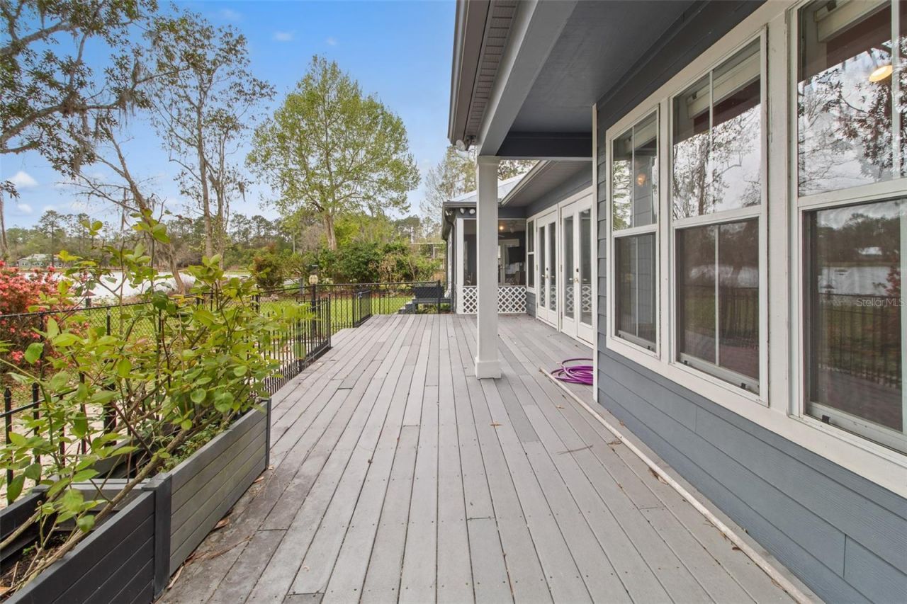 299 Riley Lake Drive, Hawthorne, FL 32640 Photo