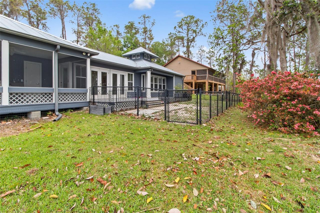 299 Riley Lake Drive, Hawthorne, FL 32640 Photo